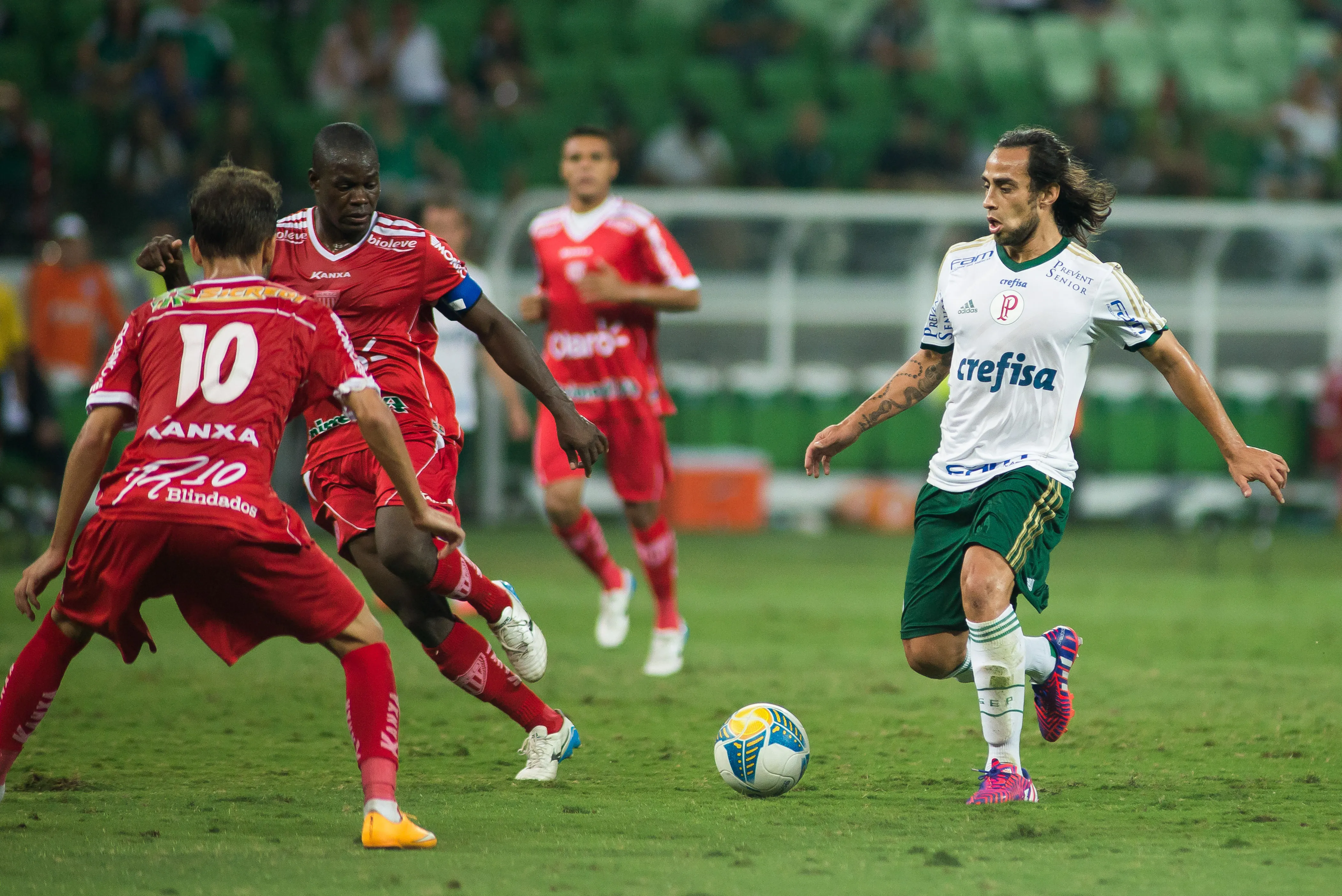 Jorge Valdivia en acción por el Palmeiras. (Fotoarena/Photosport)