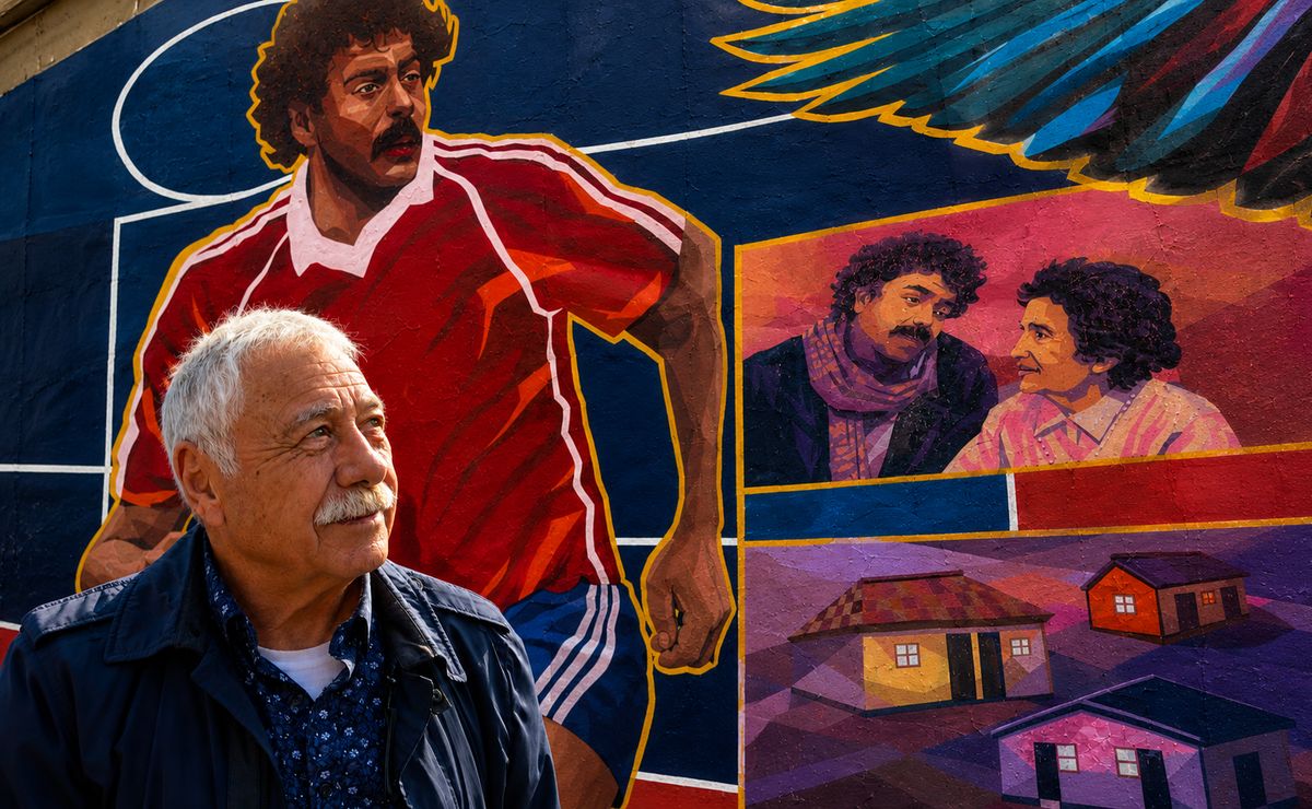 Carlos Caszely se emociona con un hermoso mural en su honor en Ciudad de México en pleno Mundial 2026: “Qué bonito, no sabía que existía”