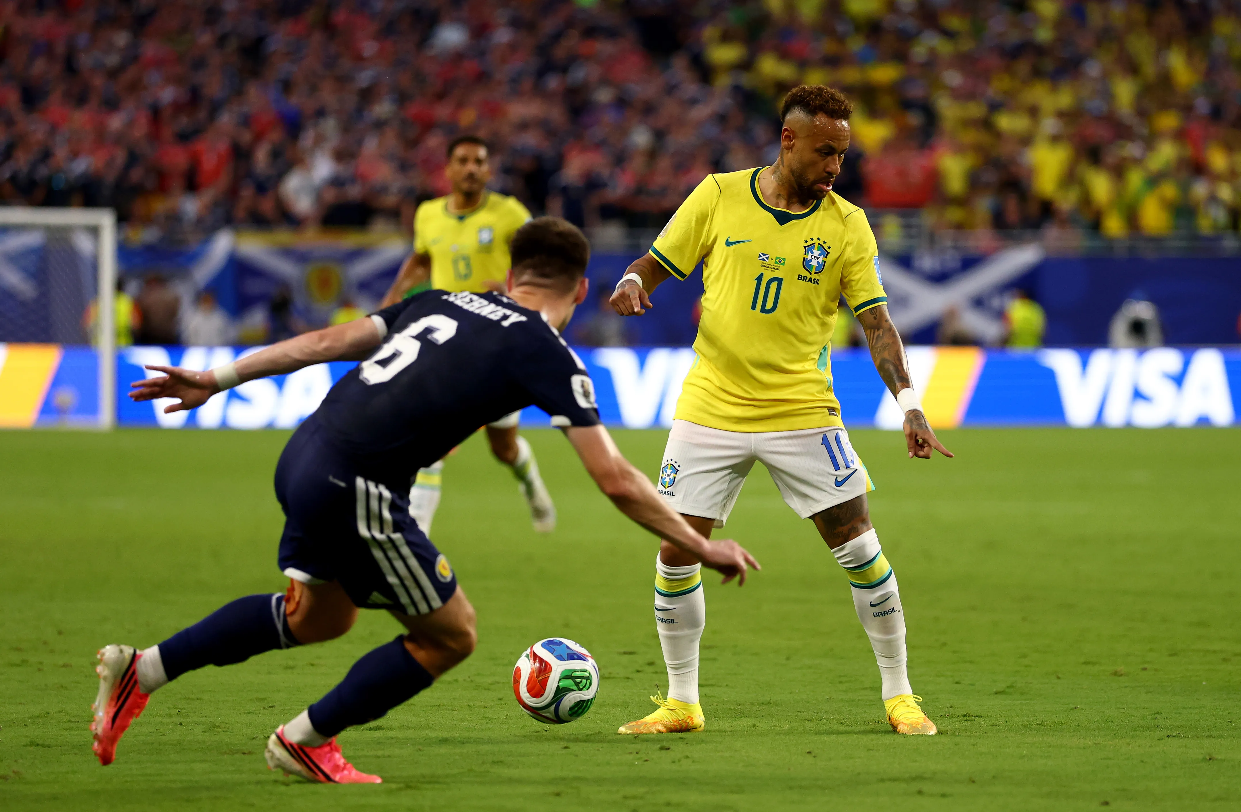 Neymar jugó su cuarto mundial al ingresar unos minutos ante Escocia. | Foto: Getty Images.