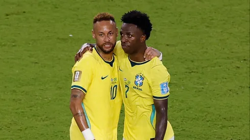 Vinícius y Neymar juntos tras golear a Escocia