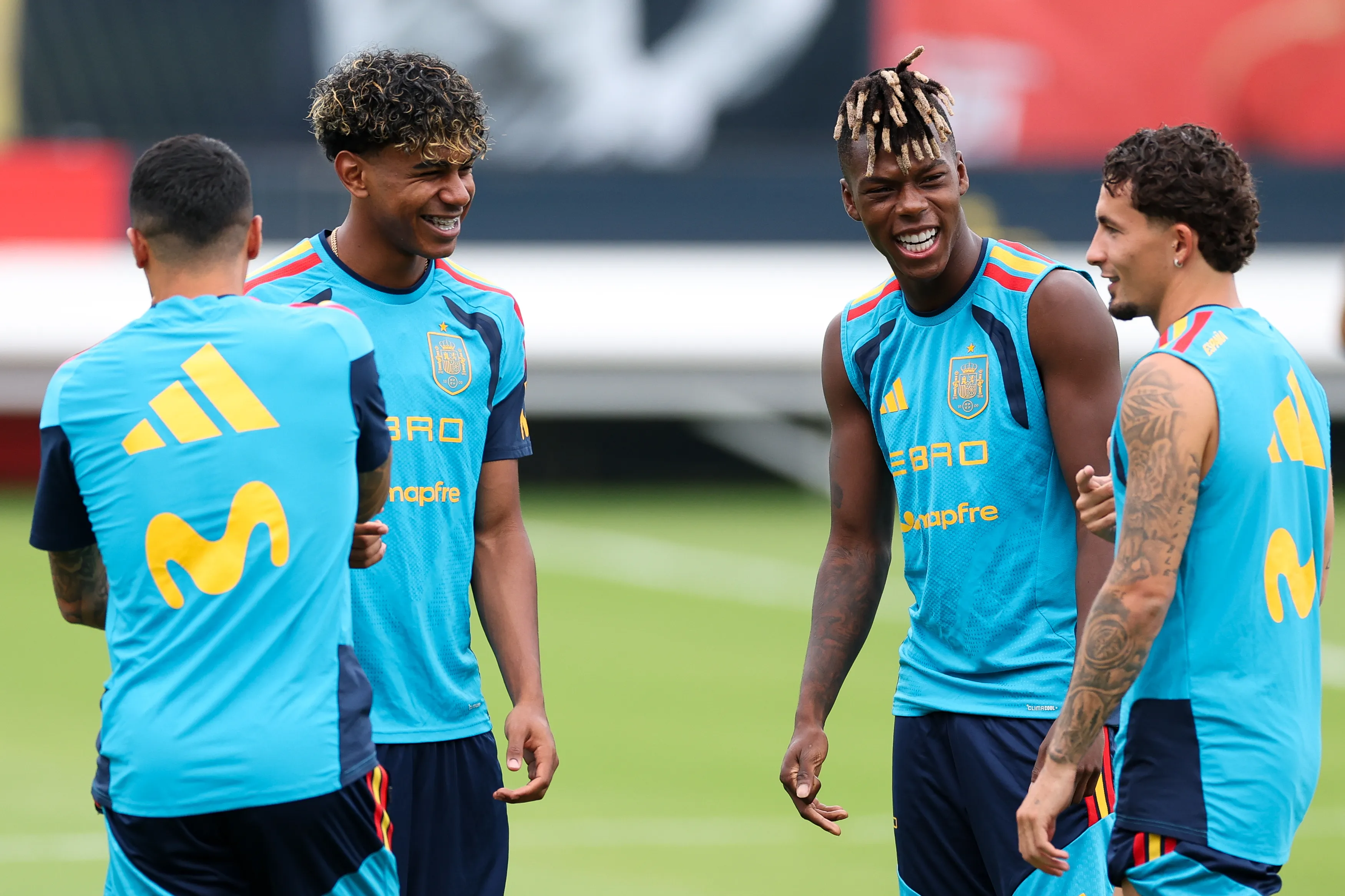 Nico Williams en el entrenamiento de España.  (Photo by Florencia Tan Jun/Getty Images)
