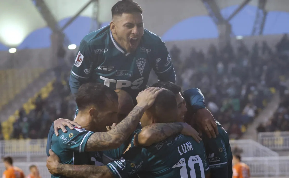 Cobreloa ficha a símbolo de Wanderers para Primera B