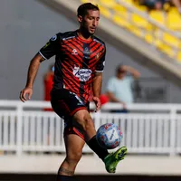 ¡Golpazo! Goleador de Limache rumbo a un colista del fútbol chileno
