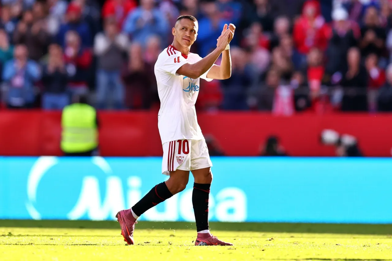 Alexis Sánchez todavía no renueva su contrato con Sevilla (Getty Images)
