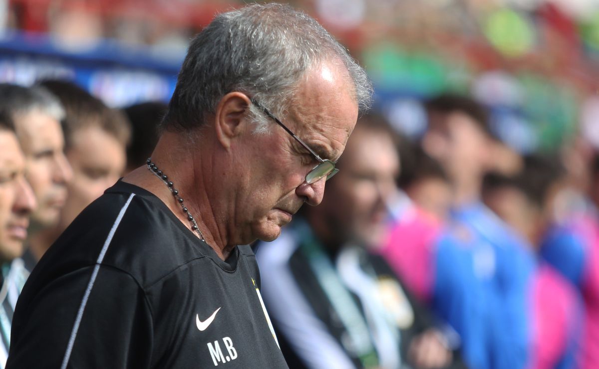 Uruguay en crisis: filtran tenso cara a cara de jugadores con Marcelo Bielsa