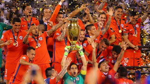 Claudio Bravo levantó las dos Copa América que tiene Chile en su historia.