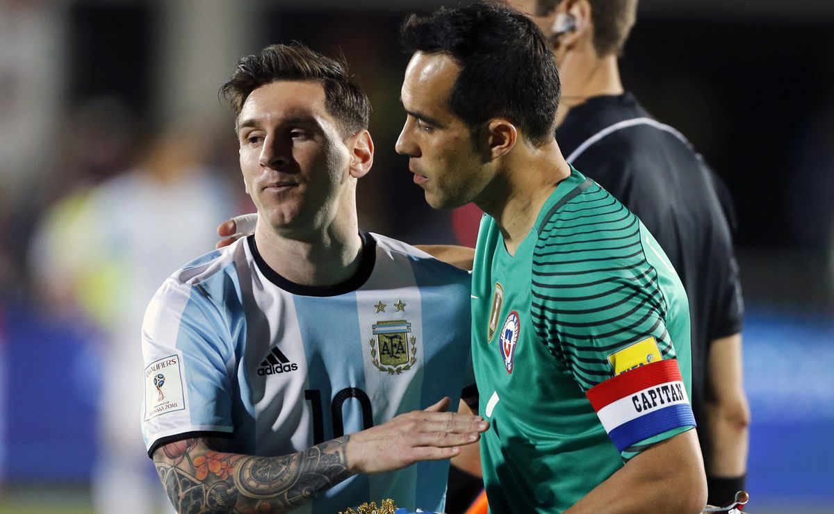 Claudio Bravo les refriega en la cara las dos Copas América a Argentina y el mejor Lionel Messi