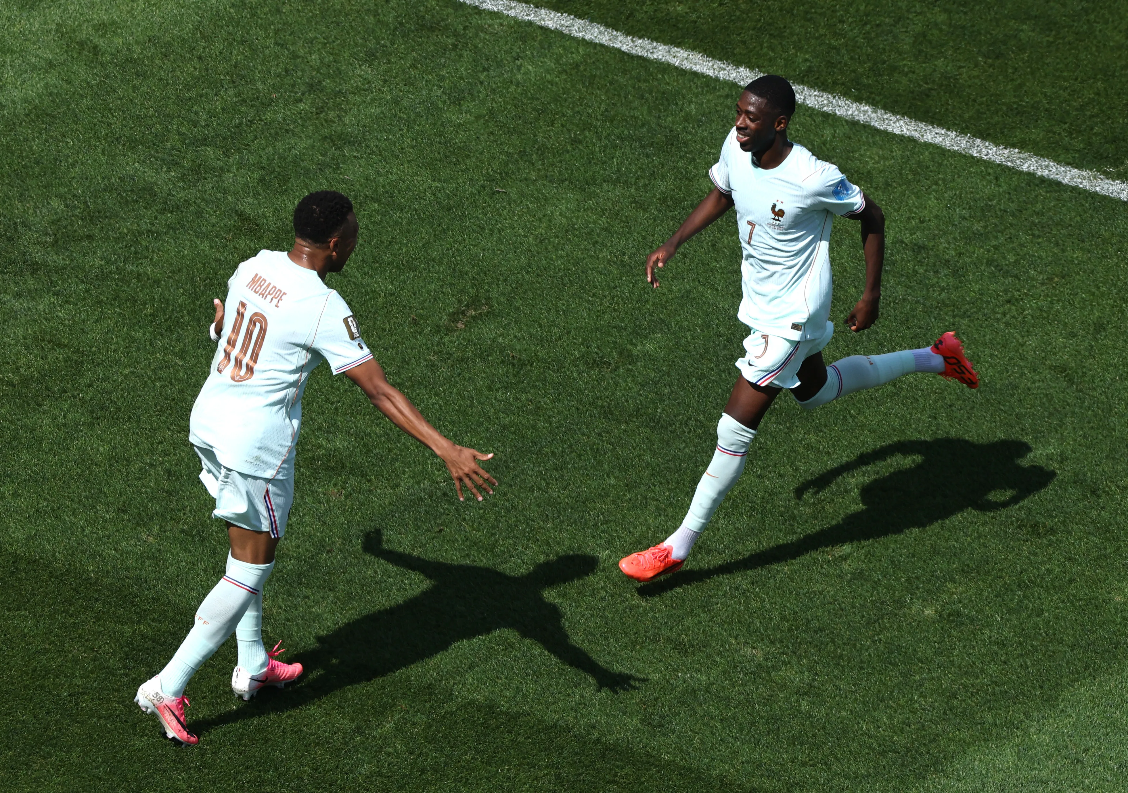 Dupla del terror: Dembelé marcó tres goles ante Noruega y llegó a cuatro tantos en el Mundial, igual que Mbappé (Photo by Buda Mendes/Getty Images)
