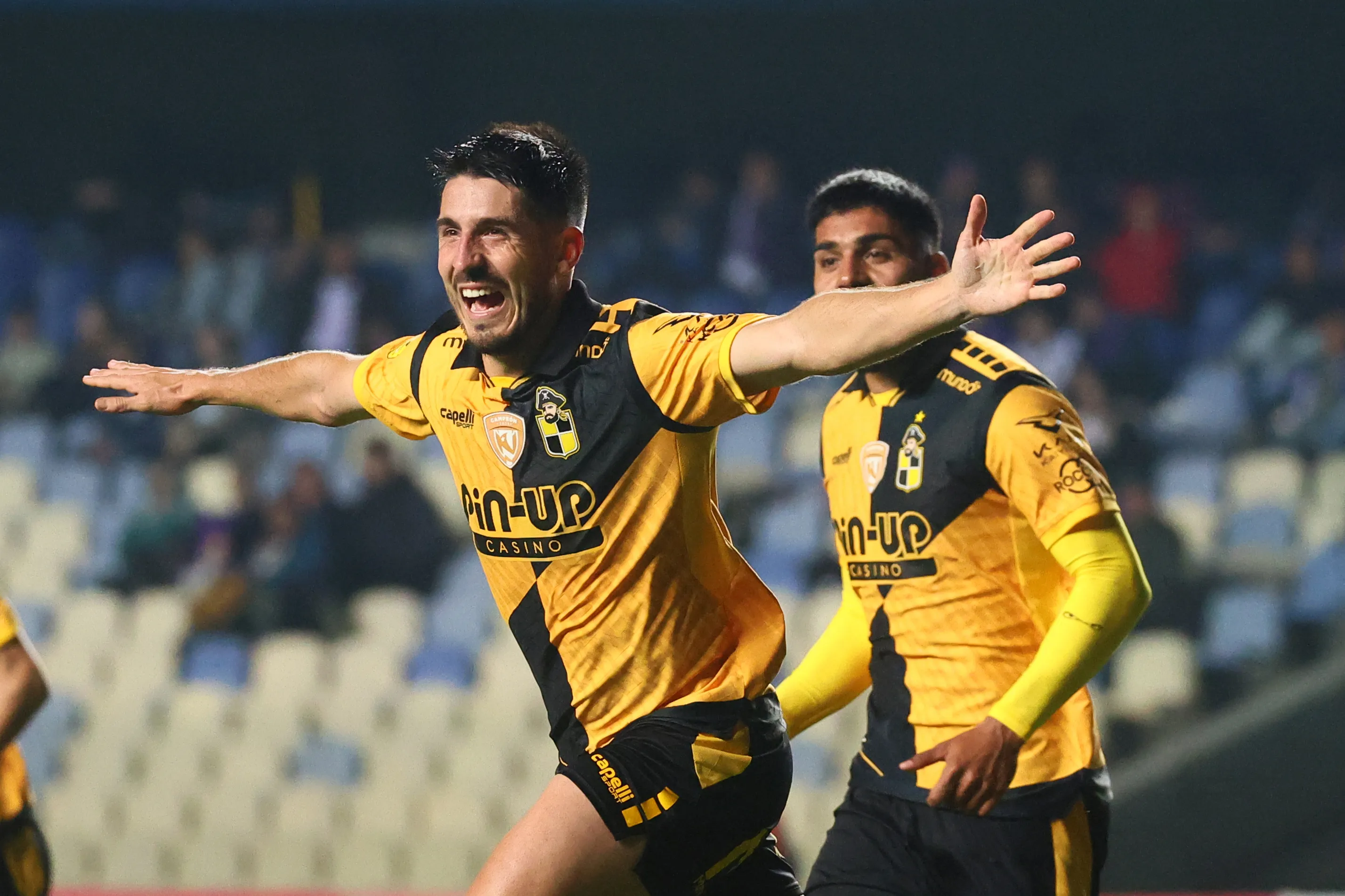 Coquimbo Unido avanzó en Copa Libertadores y pelea en la parte alta del torneo, por lo que necesitará nombres para pelear en todos los frentes. Foto: Photosport.