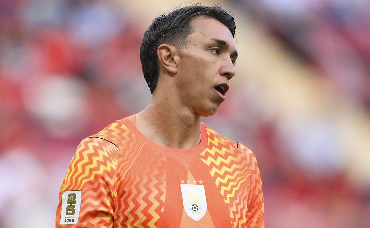 Marcelo Bielsa desclasifica la insólita razón por la que cambió a Fernando Muslera: “Yo no la tomé”