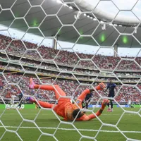 Las lacrimógenas palabras de Muslera tras nuevo chascarro en el Mundial