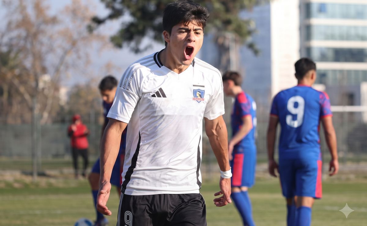 Felipe Raipán cumple pedido de Tano Ortiz en Colo Colo y le anota doblete a la U