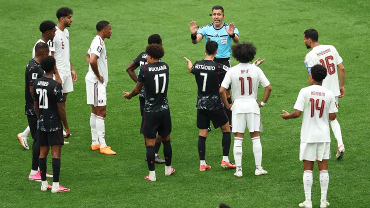 Dos chilenos pondrán los pies en dieciseisavos de final del Mundial.