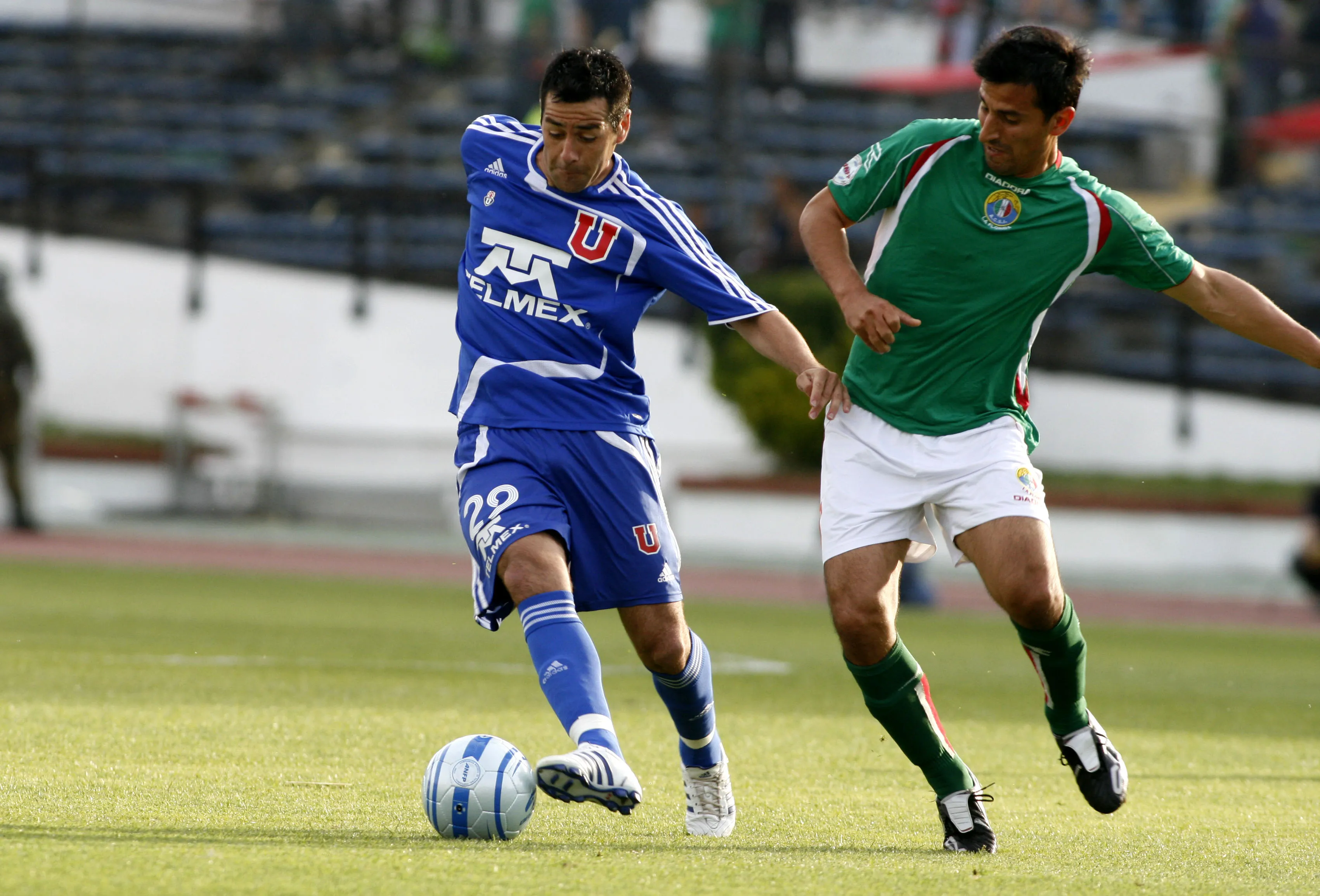 Marcelo Broli vistió la camiseta de Audax en la temporada 2008. (Claudio Díaz | Photosport).
