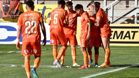 Loínos siguen reforzándose con conocidos nombres buscando el ascenso.