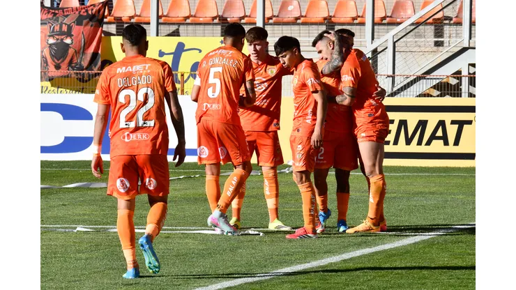 Loínos siguen reforzándose con conocidos nombres buscando el ascenso.