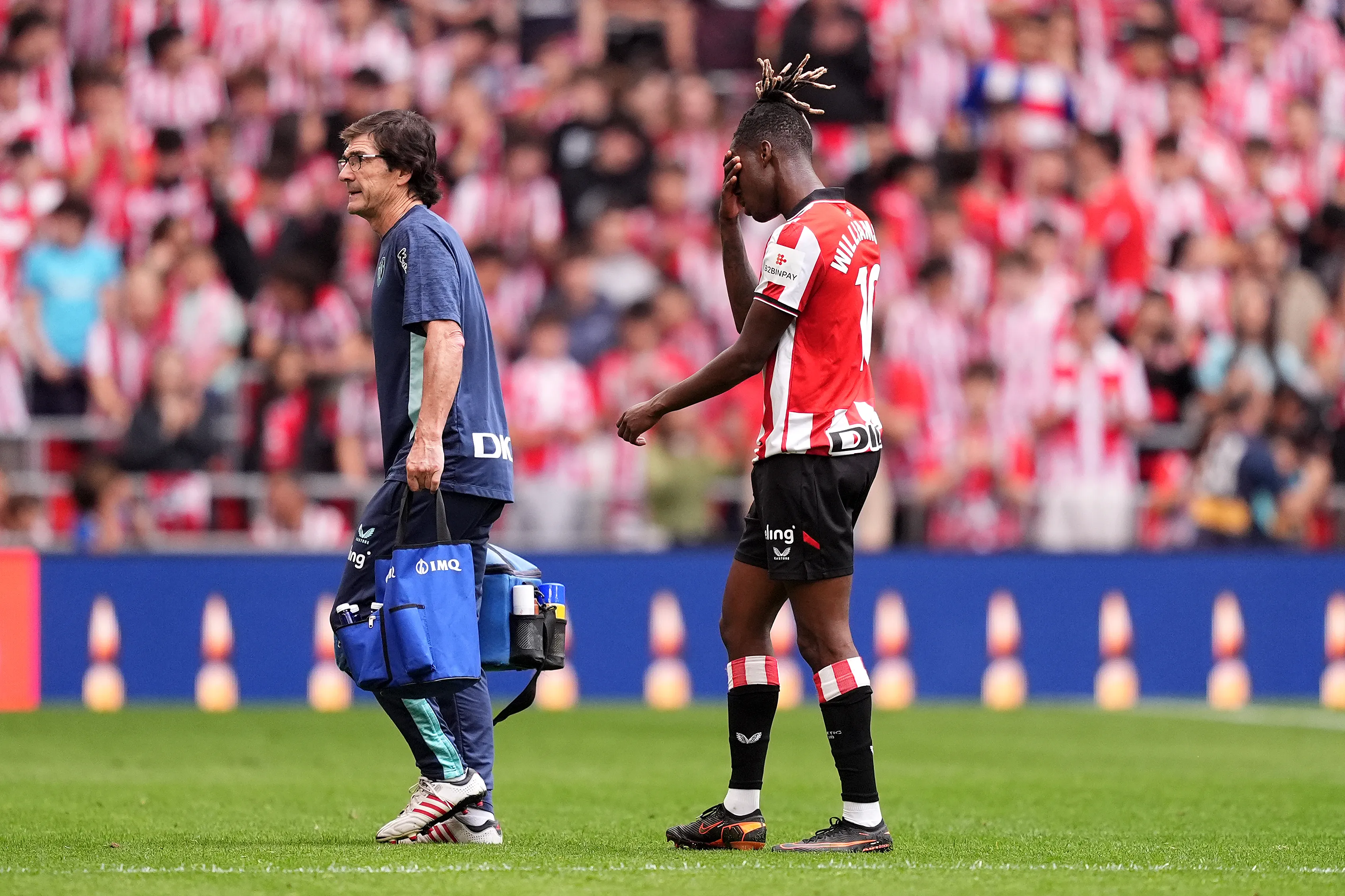 La lesión de isquiotibial que afectó a Nico Williams en marzo de este año. (Juan Manuel Serrano Arce/Getty Images).