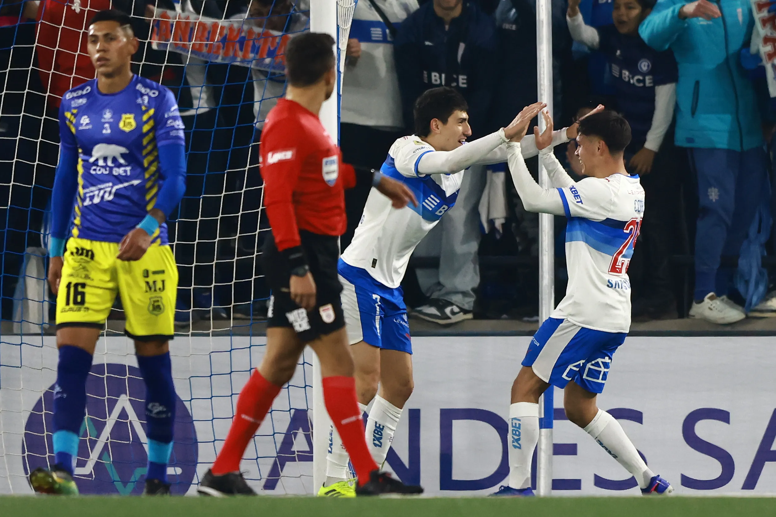 La UC está en lo más alto de su grupo en la Copa Chile. Foto: Felipe Zanca/Photosport