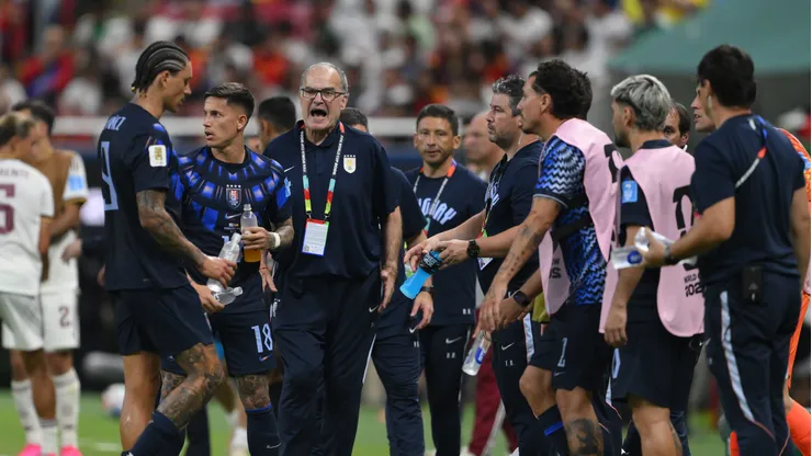 Bielsa sumó nuevo fracaso con Uruguay y quedó eliminado en fase de grupos del Mundial