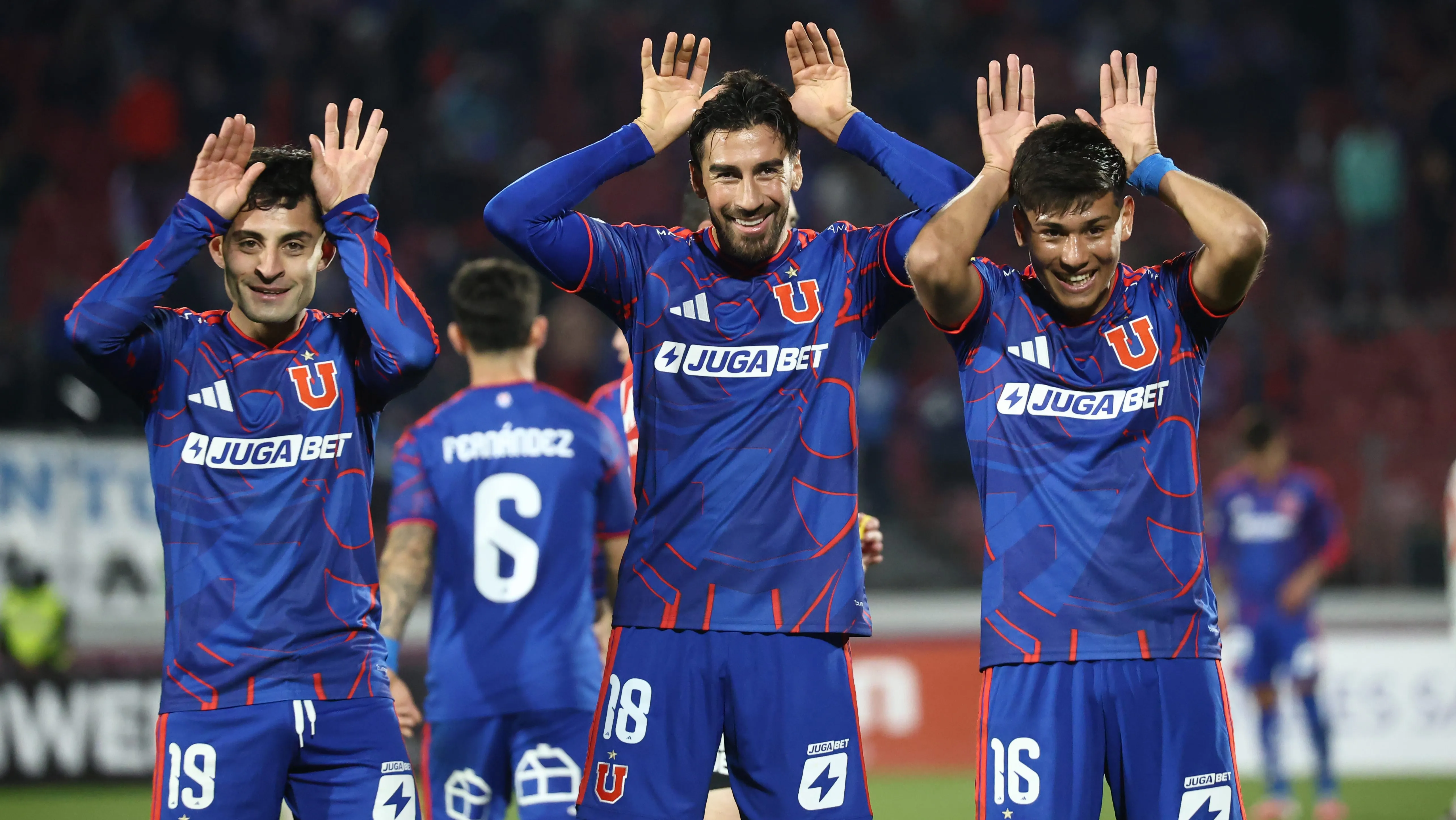 Lucero vuelve al gol en la U y se alza como pieza fundamental ante la ausencia de Vargas y Rivero