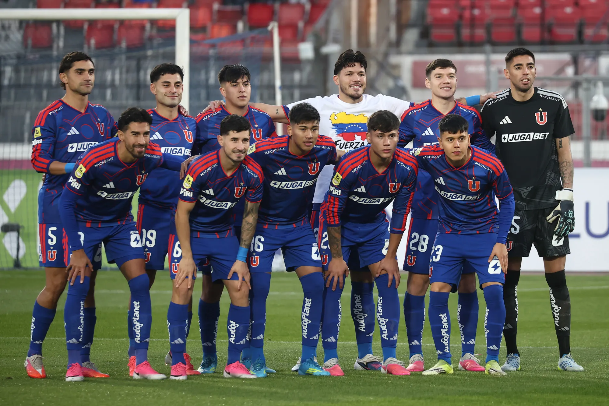 Arce volvió a ser titular y figura en la U… y llegó al tercer gol en línea.