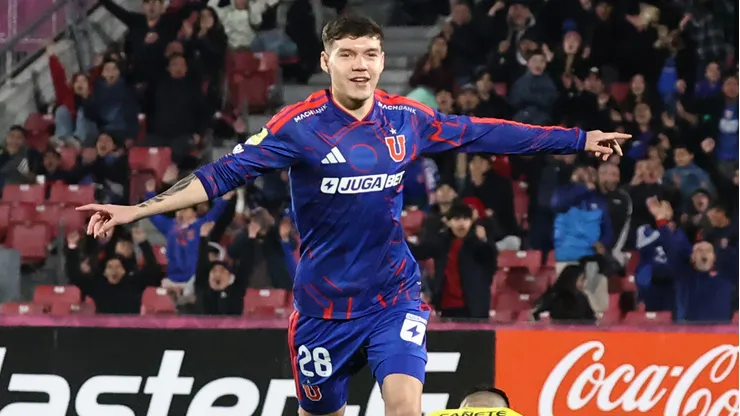 Arce, figura de la U, titular, en racha y feliz.