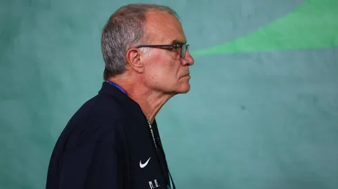 Marcelo Bielsa vive horas decisivas en Uruguay.