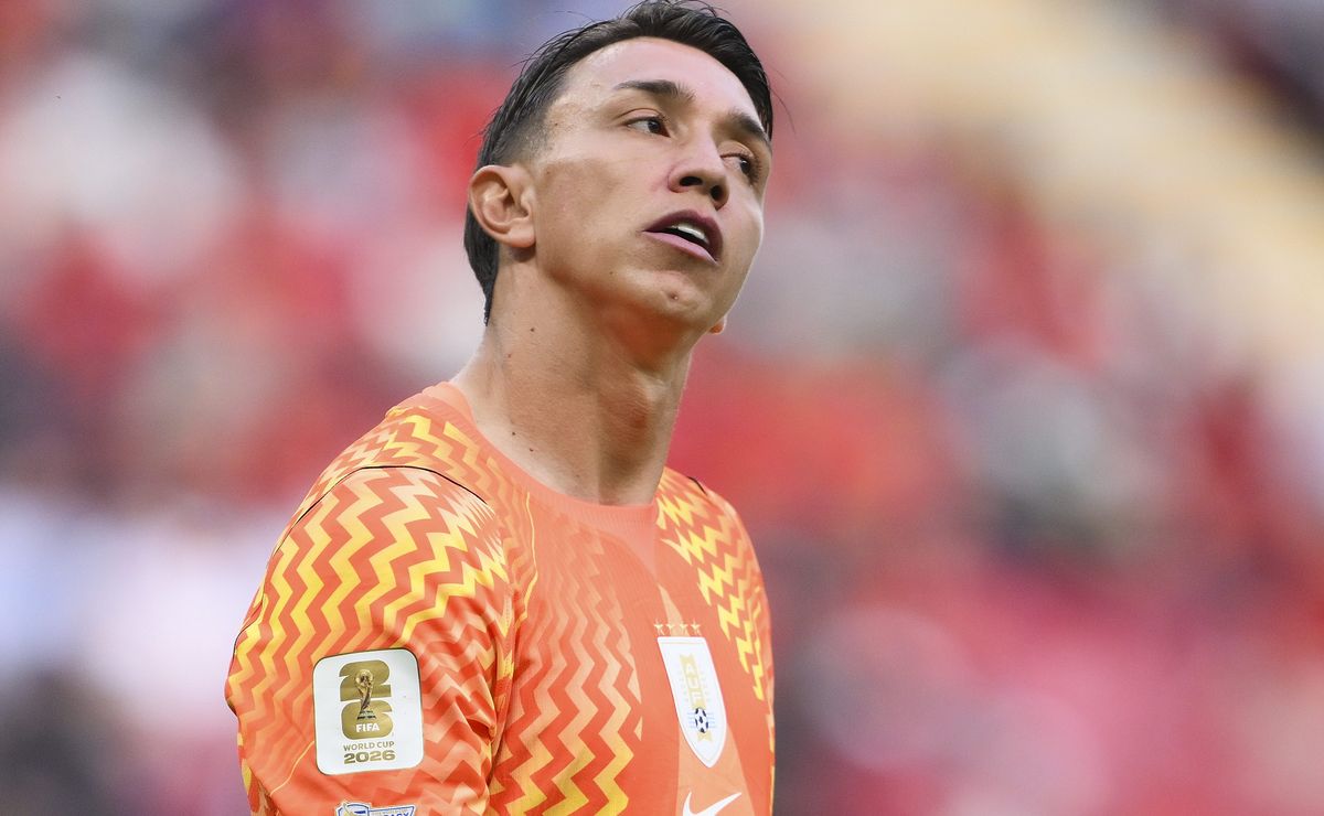 Revelan que Muslera tuvo fiebre antes de grosero error en el Mundial 2026 y Bielsa ni supo