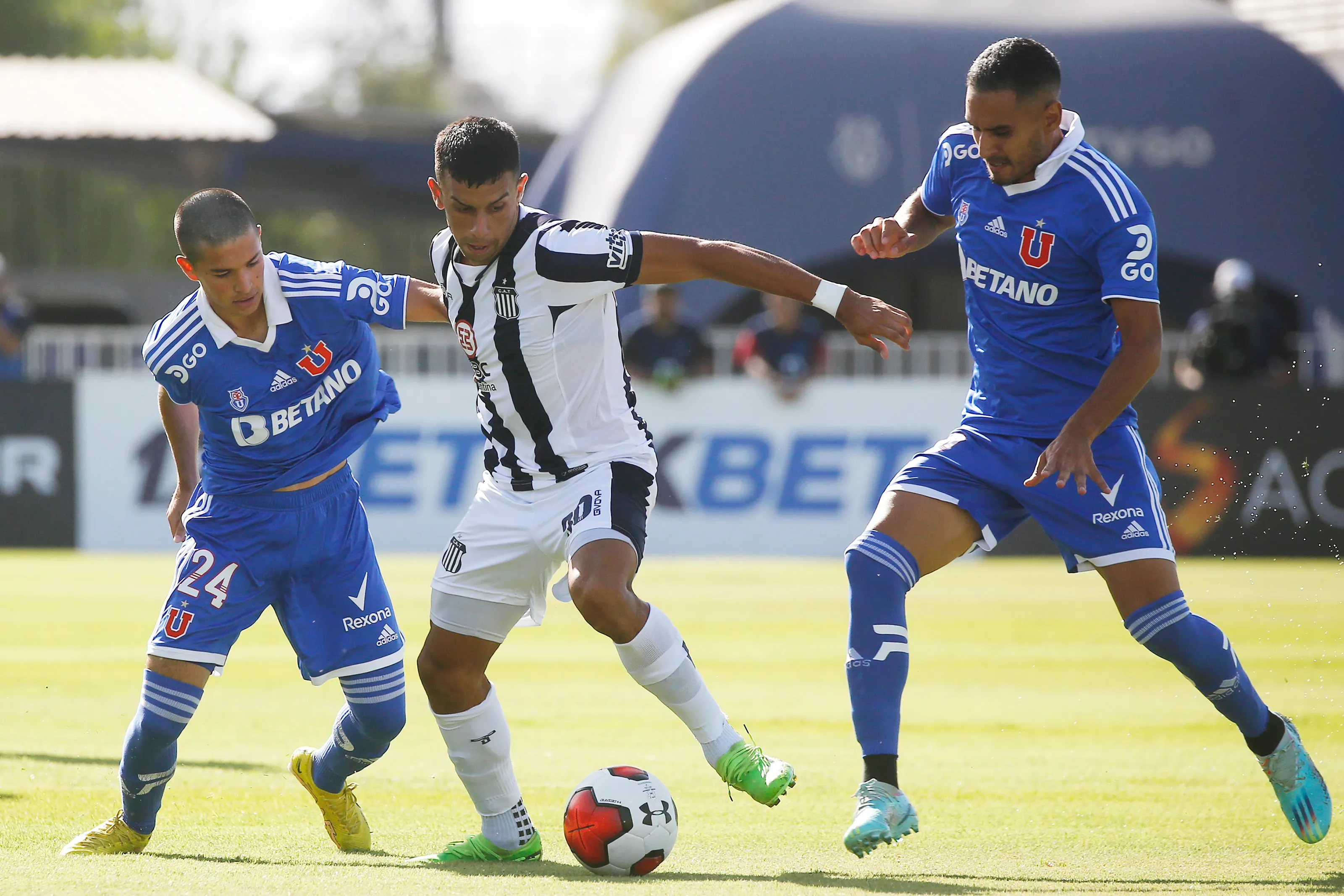 Ulises Ortegoza también jugó en gira de Talleres por Chile. Entre los amistosos que se disputaron, se midió ante la U