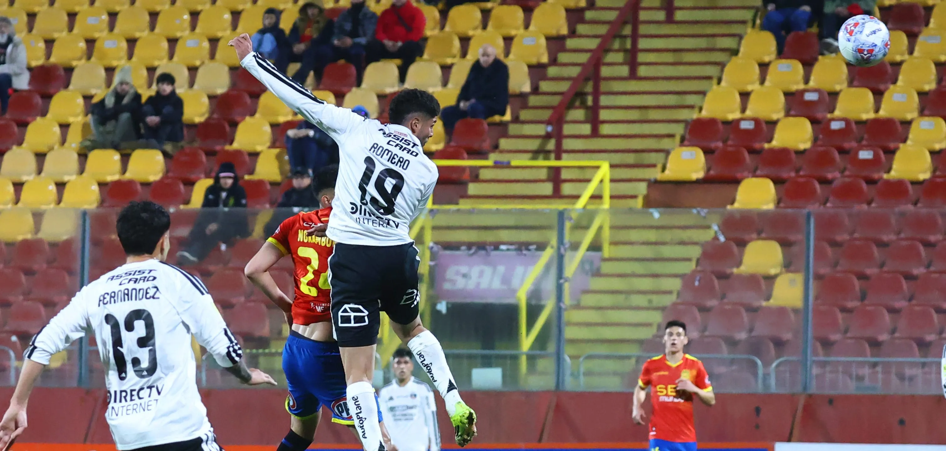 Maxi Romero abrió el marcador con certero cabezazo