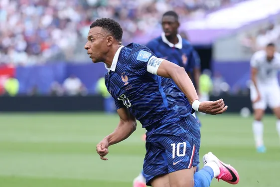 Kylian Mbappé marcó dos goles en el primer y segundo partido de Francia en el Mundial – Getty