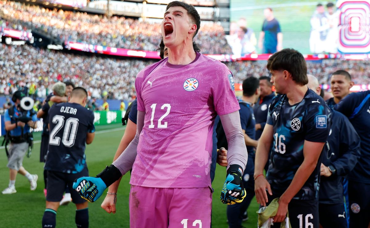 Es candidato a técnico de la Selección Chilena y se rinde ante el arquero de Paraguay