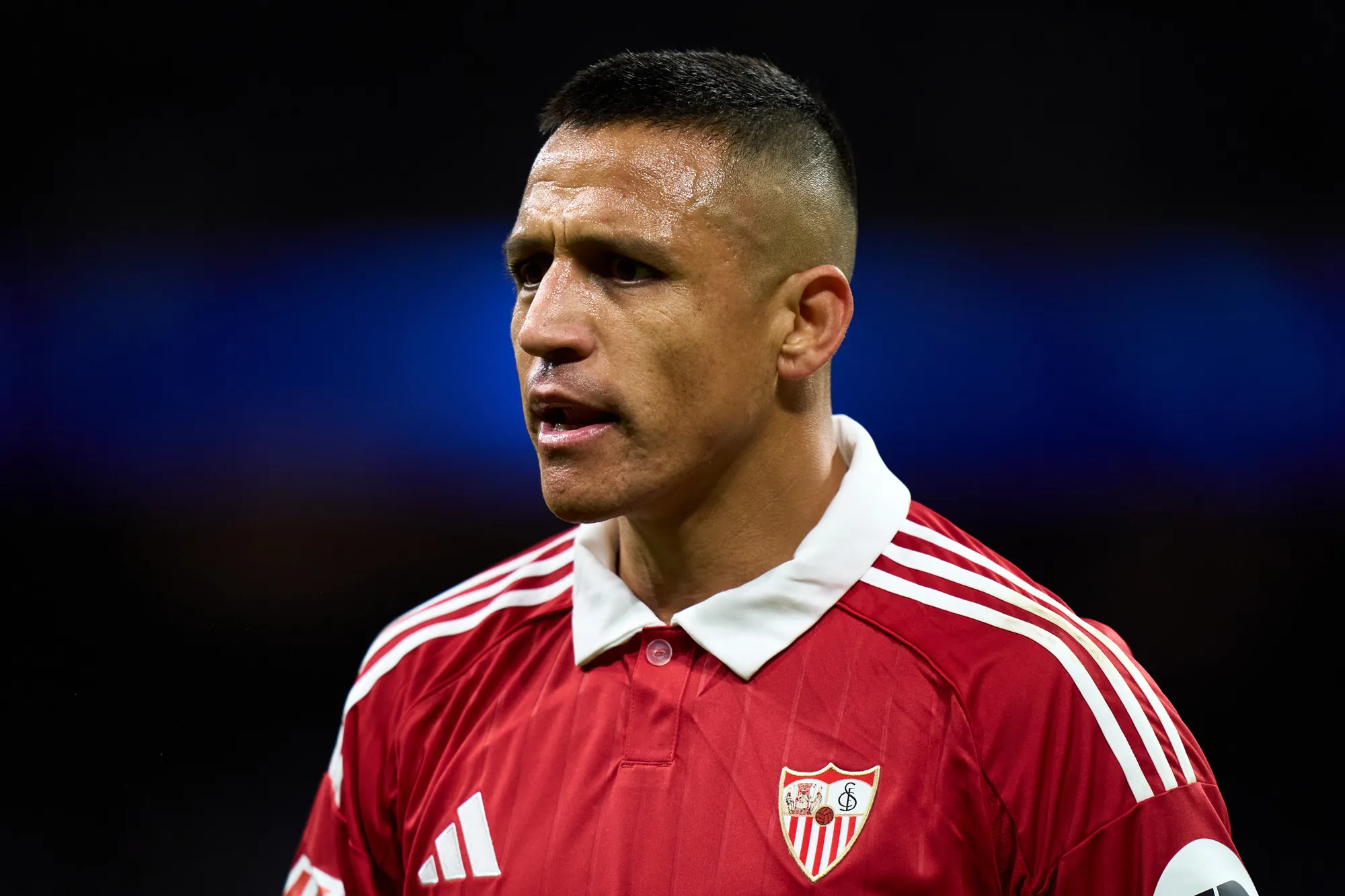 Sevilla aún tiene esperanzas de retenerlo: Alexis termina hoy su contrato.