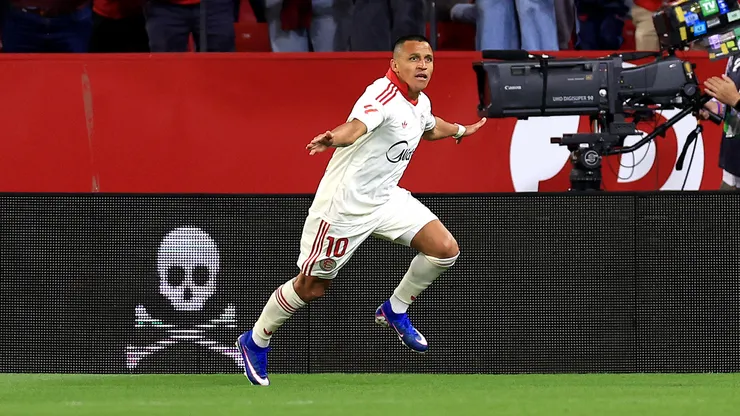 Sevilla se ilusiona con retenerlo: Alexis termina contrato hoy.