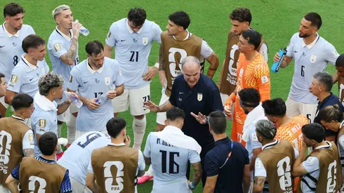 Bielsa destacó la valentía de Muslera para pedir el cambio ante España