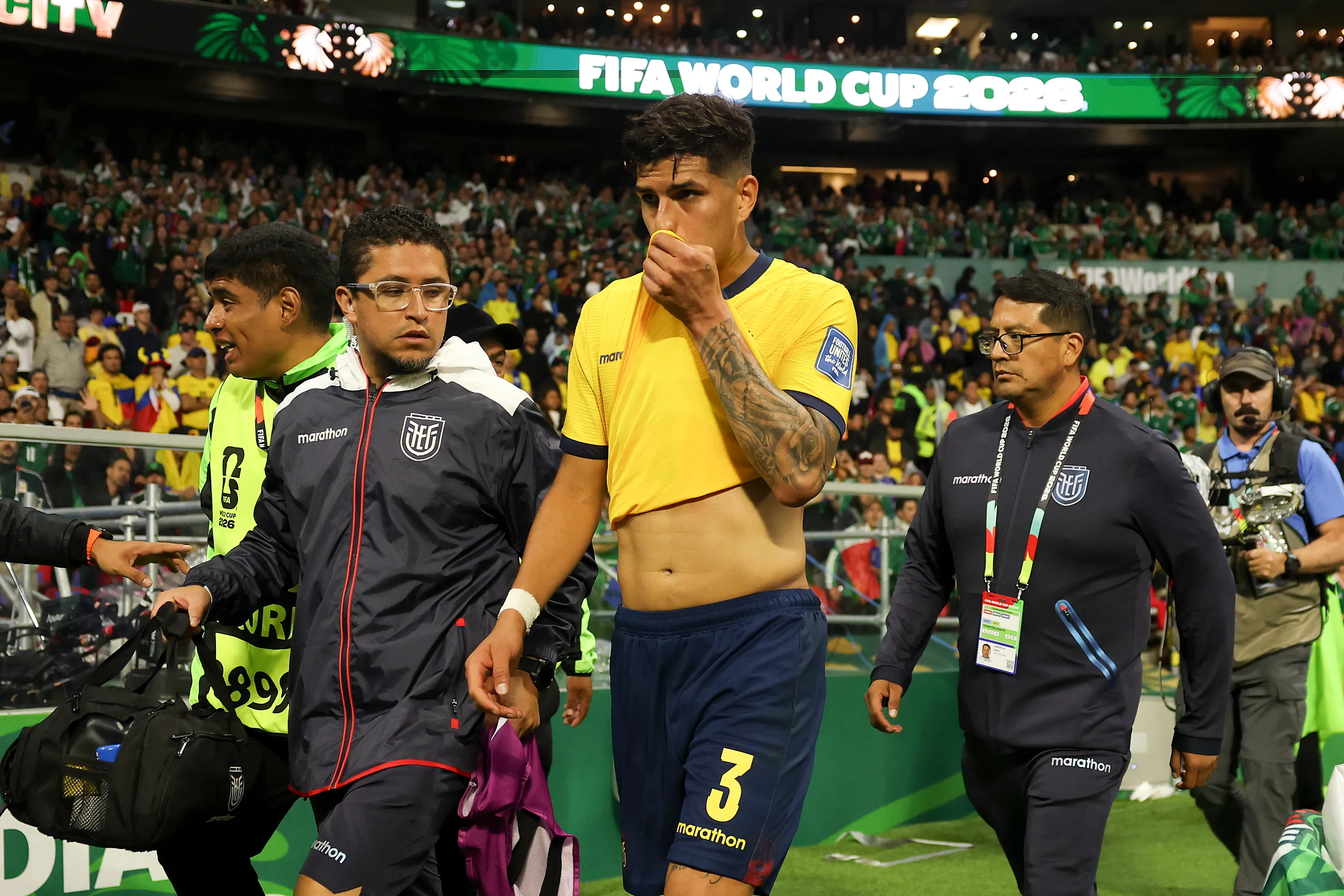 Piero Hincapié se fue expulsado por taparse la boca en el Mundial 2026. (Photo by Carl Recine/Getty Images)