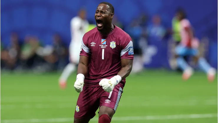 Lionel Mpasi fue figura de RD Congo, aunque no pudo evitar la eliminación.