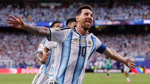 Messi y el dispar criterio para sus faltas.