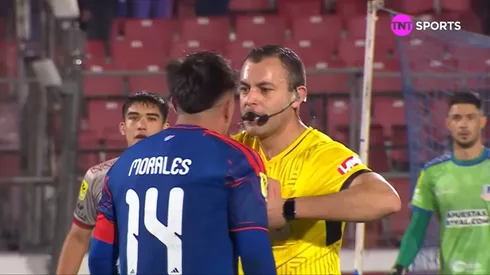 Marcelo Morales le dijo de todo al árbitro Diego Flores.