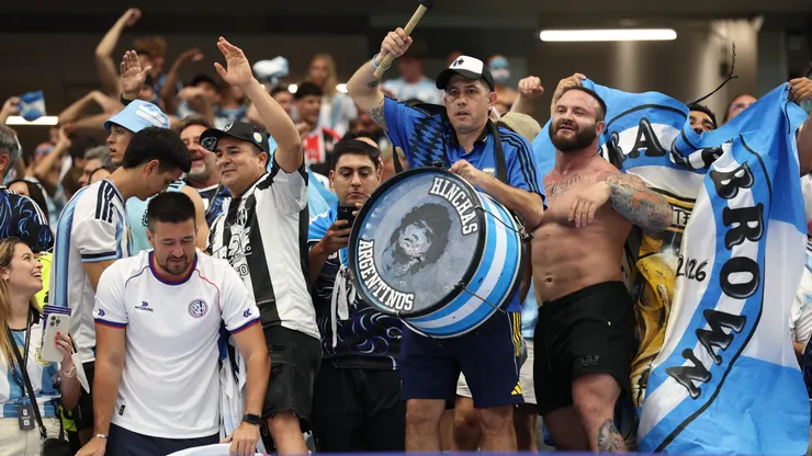 Los hinchas argentinos pagan más de dos millones de pesos por una entrada para ver a Messi