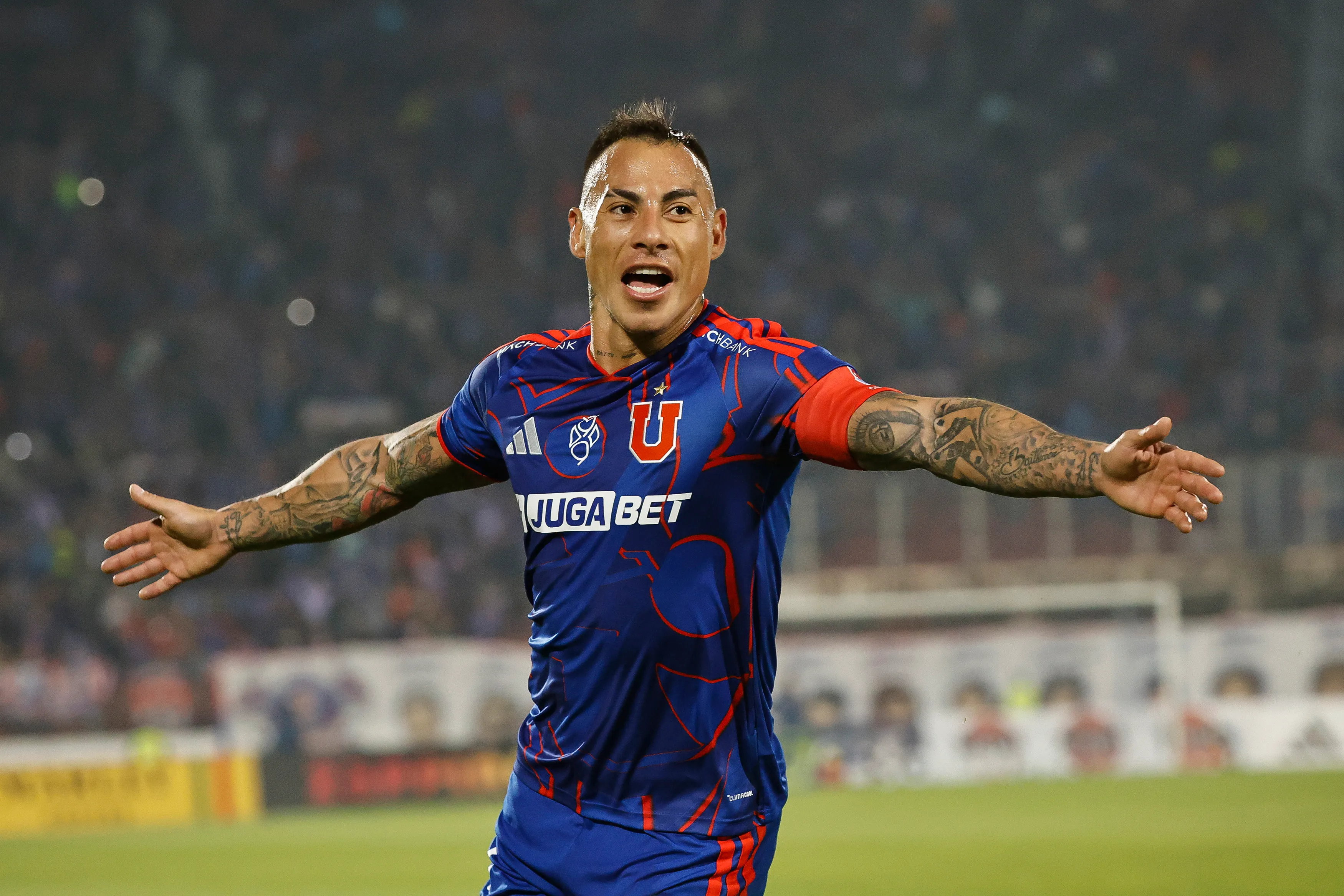Eduardo Vargas podría volver en la U, salvo que Gago lo guarde para la pretemporada. Foto: Diego Martin/Photosport