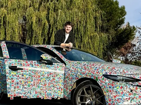 Ex Yingo pegó +10 mil láminas del Mundial en su auto
