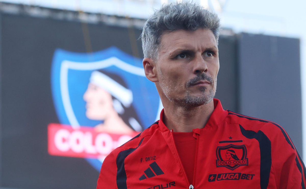 Colo Colo toma drástica decisión en el mercado de fichajes para complacer a Fernando Ortiz