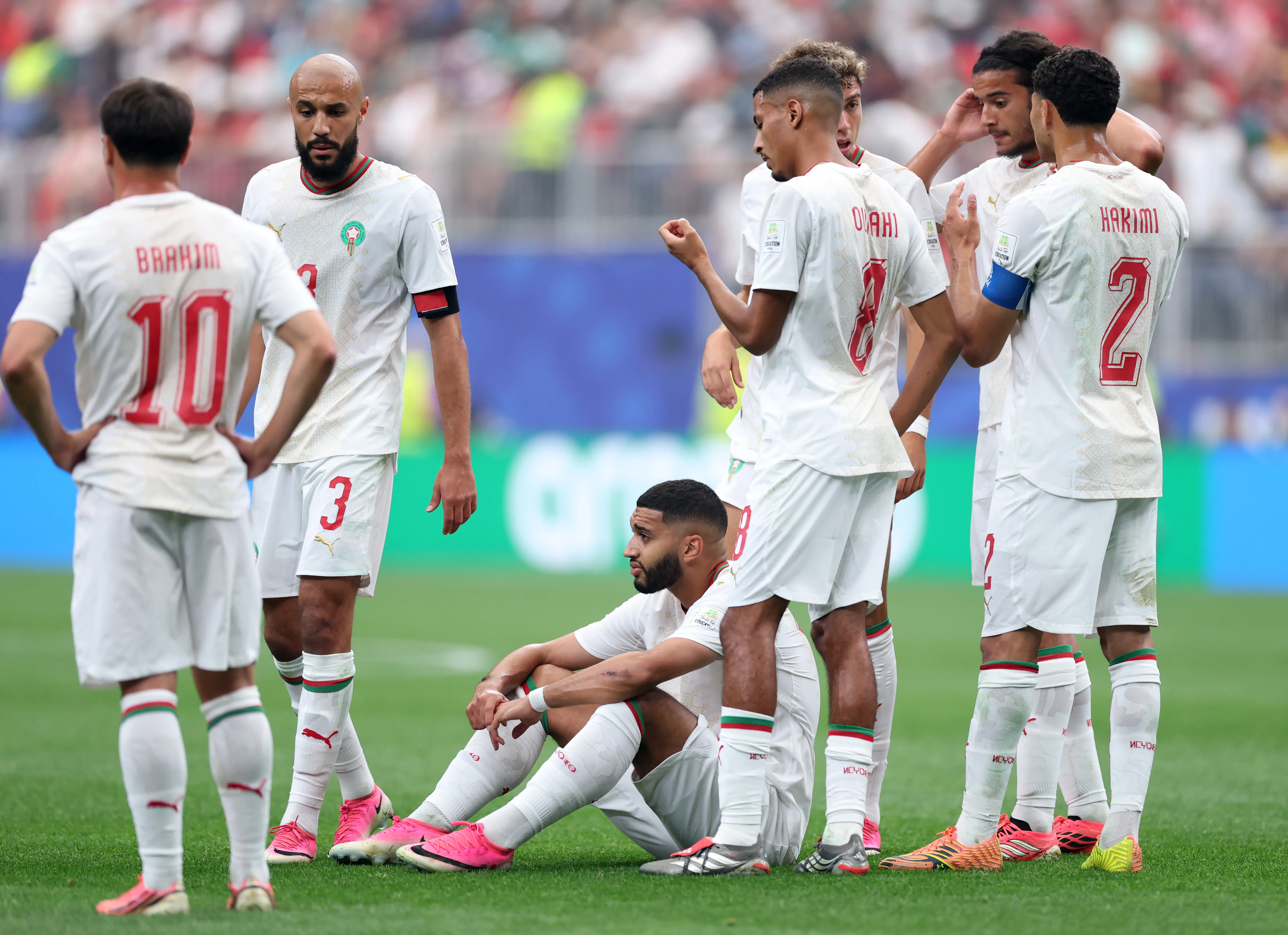 Ismael Saibari rodeado de varios compañeros. (Kevin C. Cox/Getty Images).