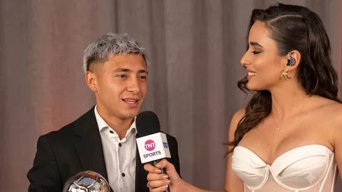 El Cotto Ovalle fue premiado como el mejor jugador de la Liga 2D en la Gala Crack de 2024.