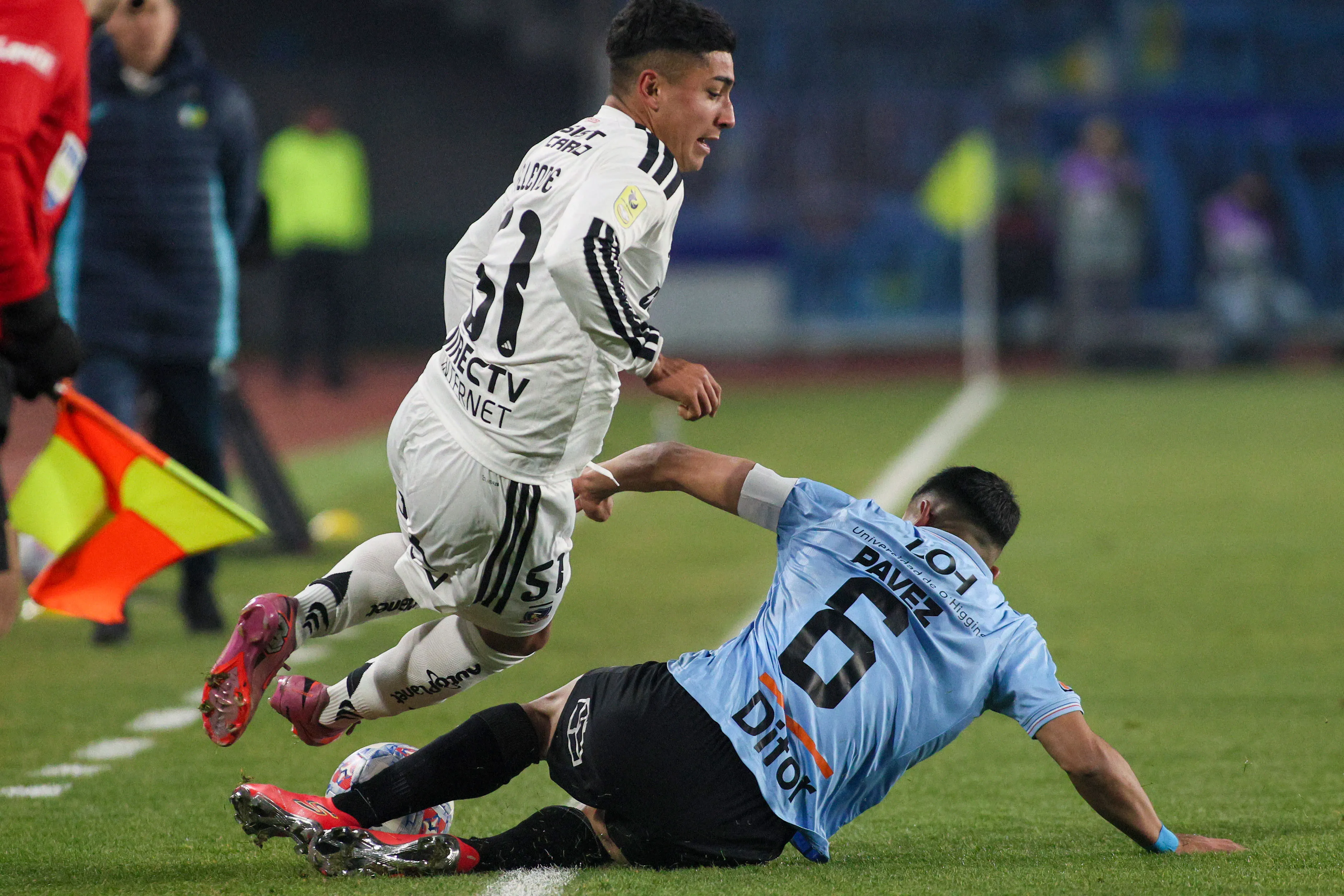 Pierre Allende enfrenta la marca de Luis Pavez. (Jorge Loyola/Photosport).