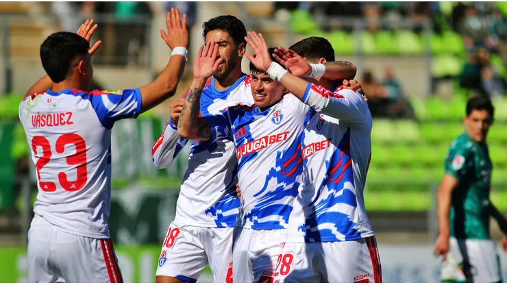 Los azules se pudieron en ventaja con Maxi Guerrero en Valparaíso.