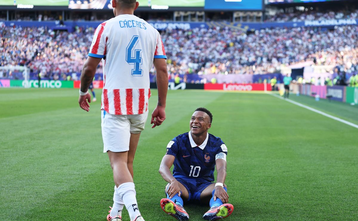 Kylian Mbappé le habría propuesto un beso a jugador de Paraguay: “Y bueno, ya que estamos”