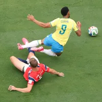 Vibrante inicio de Brasil-Noruega: penal atajado