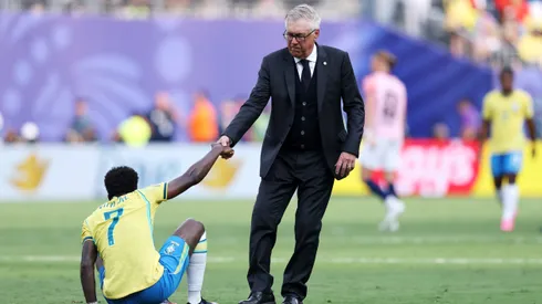 Carlo Ancelotti triste por la eliminación.